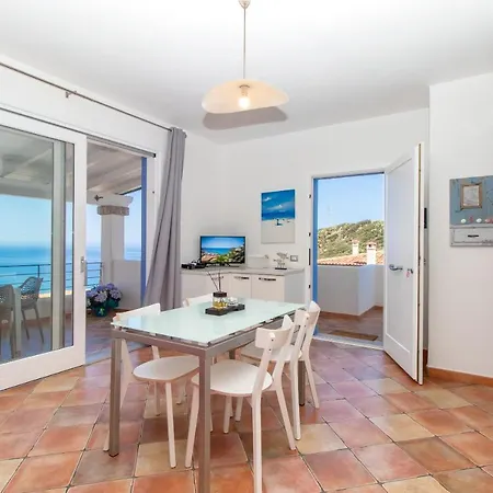 L'olivastro شقة كاستيلساردو